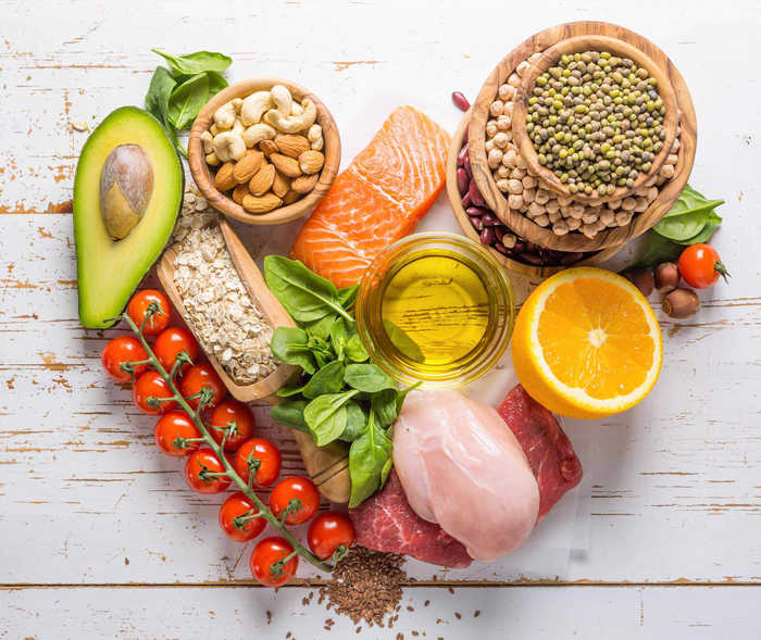 Frische Lebensmittel als Herz angeordnet